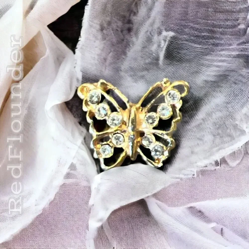Vintage Gold Tone & Clear Rhinestone Pin